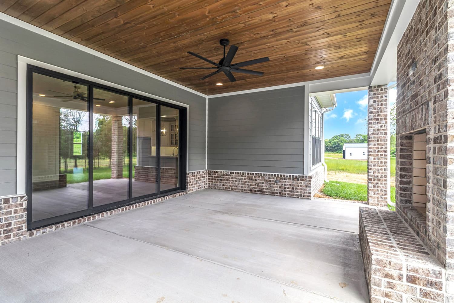 Home exterior 6